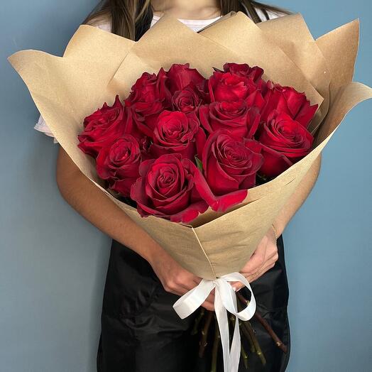 15 rosas rojas en la elaboración