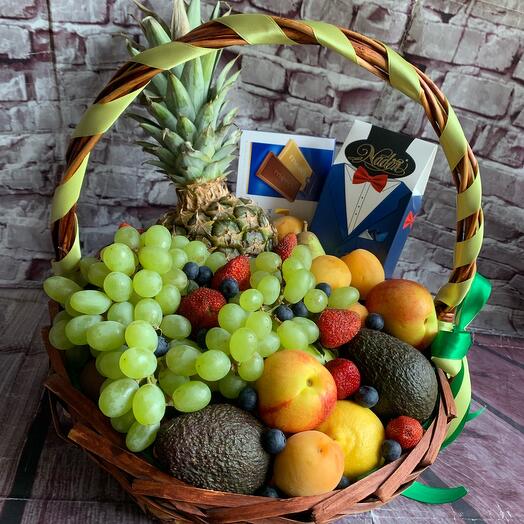 Cesta de frutas para él