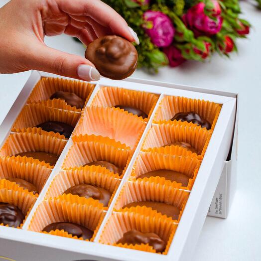 Dried fruits in chocolate