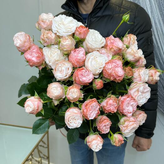 Ramo de rosas peonías