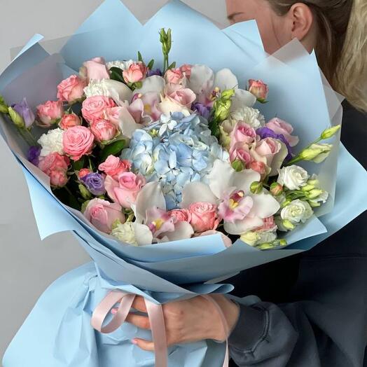 Bouquet with hydrangea and orchid