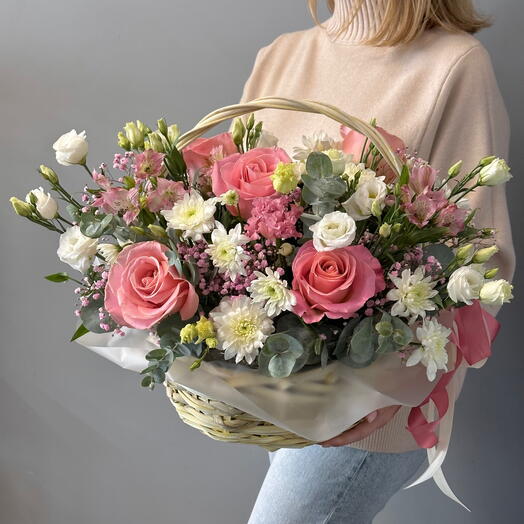 Корзина с цветами «Романтика»