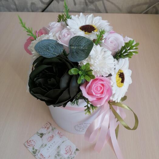 Композиция из мыльных ароматных цветов, подарок