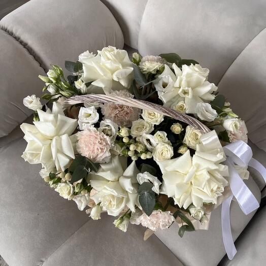 Flower basket "Spring tenderness"