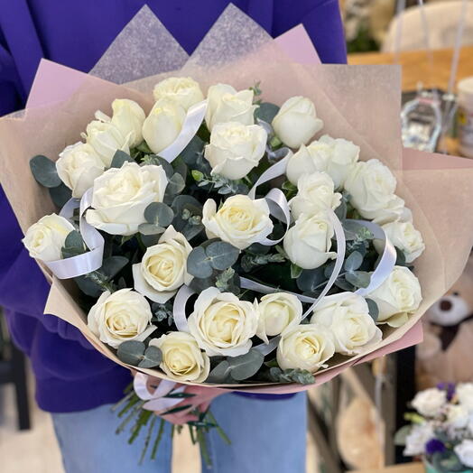 White roses 25