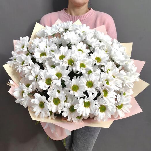 Bouquet of white chrysanthemums