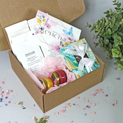 Подарочный набор для женщины: чай, мед, драже