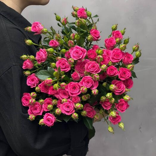 Bouquet of 7 raspberry bush roses, Lovely Lidia variety