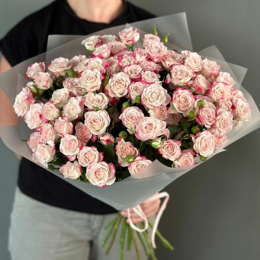 Bouquet of 15 delicate pink bush roses
