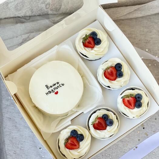 Bento set "Your inscription" + 5 cupcakes with strawberries and blueberries for your holiday, mom, grandmother, beloved