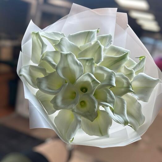 Букет из белых калл