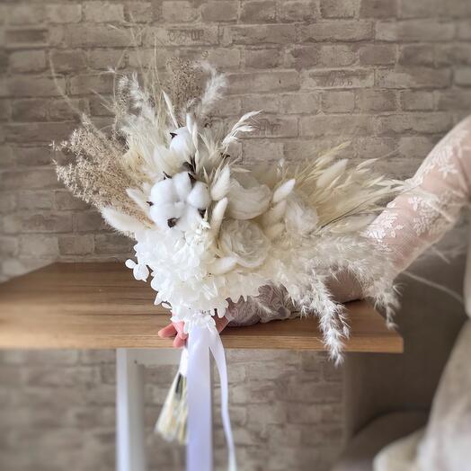 Букет невесты из стабилизированных цветов «Белоснежный»