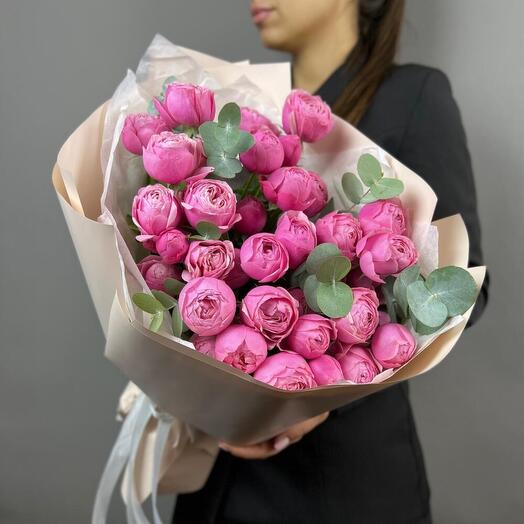 Пионовидных роз мисти бабллс  с эвкалиптом