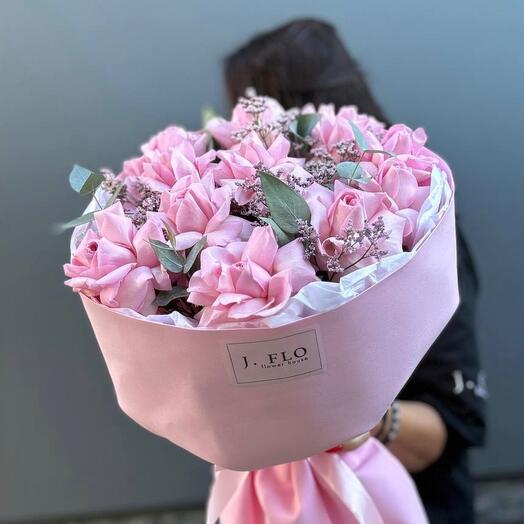 Pink French roses with lemonium