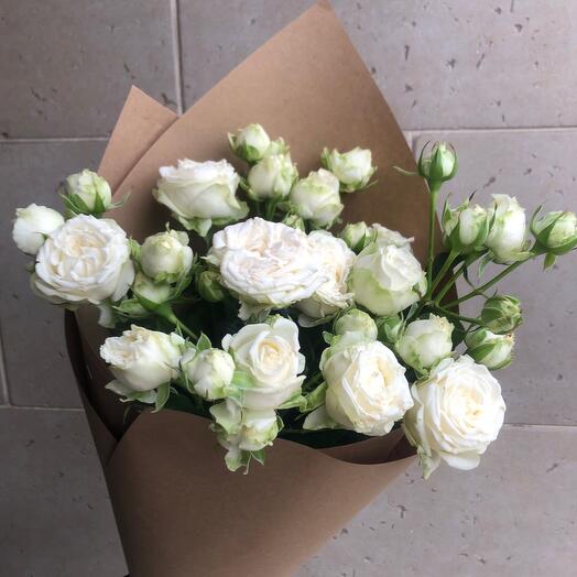 Bouquet of bush roses