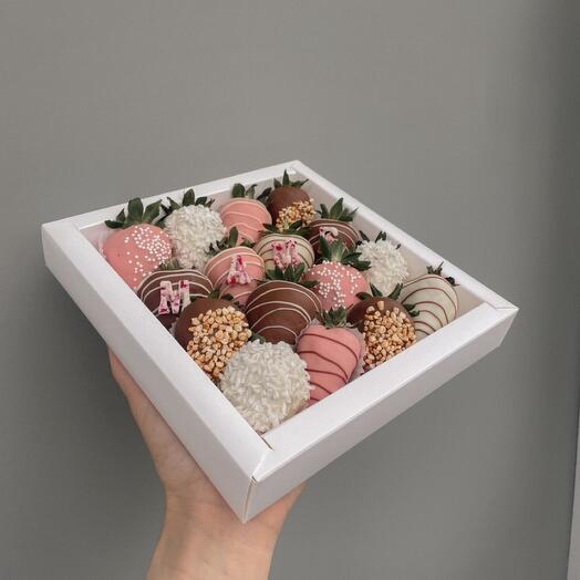 Chocolate-covered strawberries for MOM