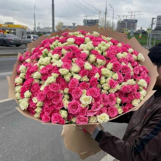 Огромный букет кустовых роз для ее восторга