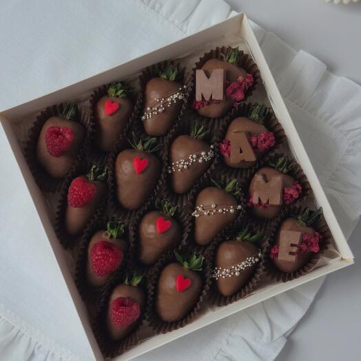 Клубника в шоколаде для мамы