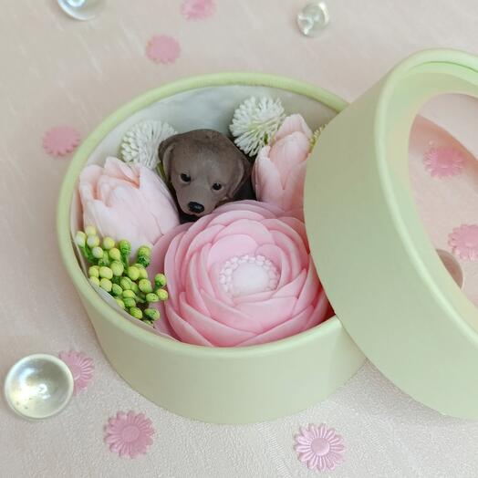 Цветы из мыла Щенок в цветнике