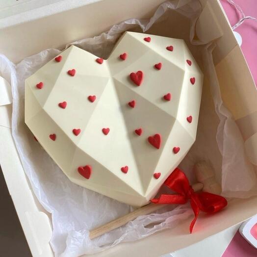 Шоколадное сердце с клубникой в шоколаде