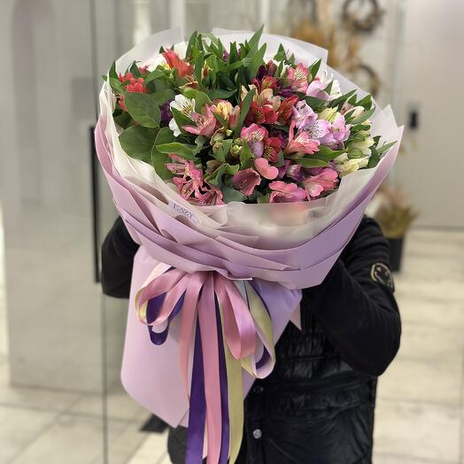 Стойкий букет из альстрмерий