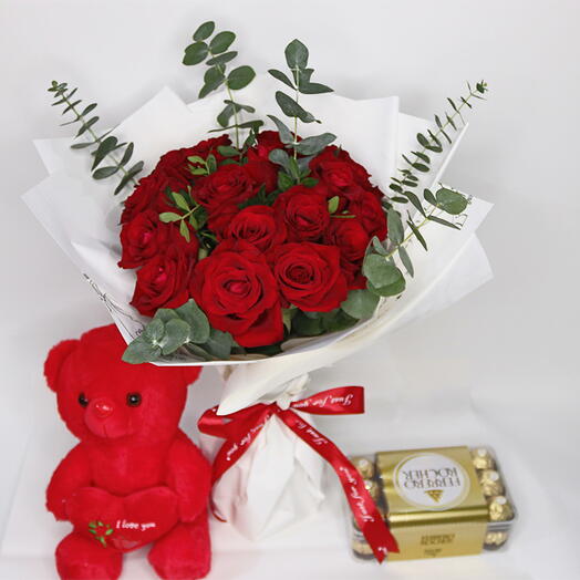 ♥ Red Roses in White Wrapping  Combo 4