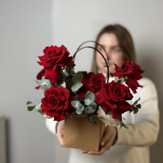 Вывернутые розы в сумочке