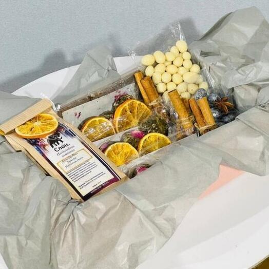 Подарочный набор элитного чая с орехами в бельгийском шоколаде
