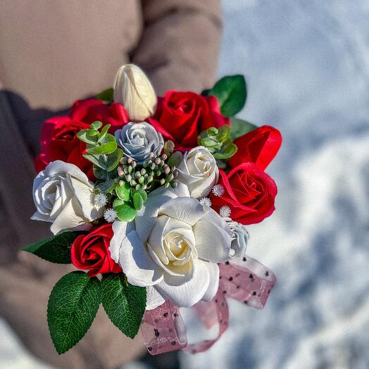 Композиция из мыльных цветов Amor