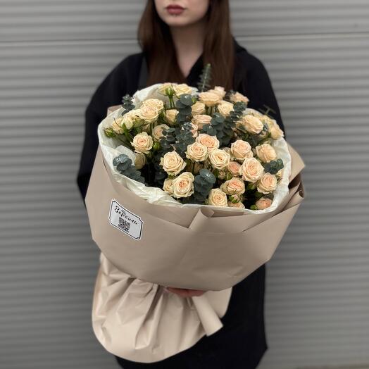 Букет из 9 кремовых кустовых роз