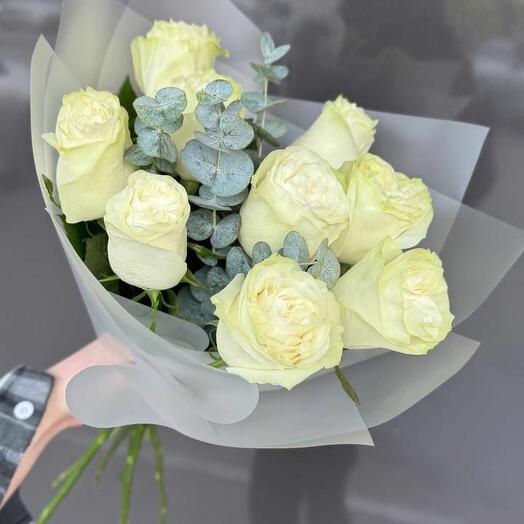 Монобукет из белых 9 роз