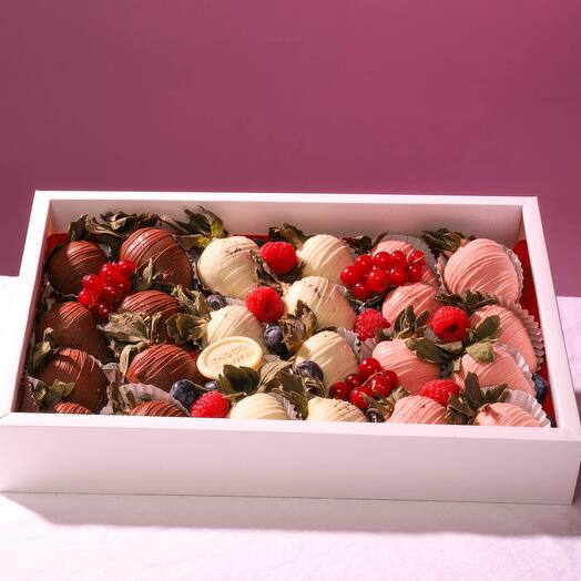 НАБОР: 24 КЛУБНИКИ