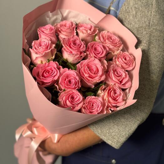 Моно букет из 15 розовых роз