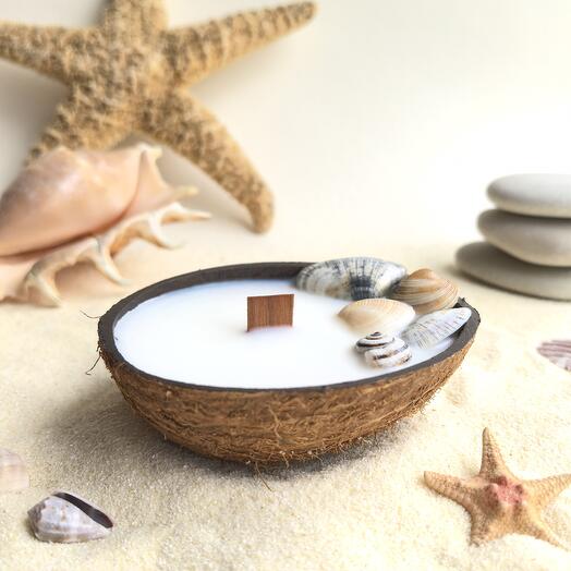 Свеча в кокосе ароматическая "Морская соль и орхидея"