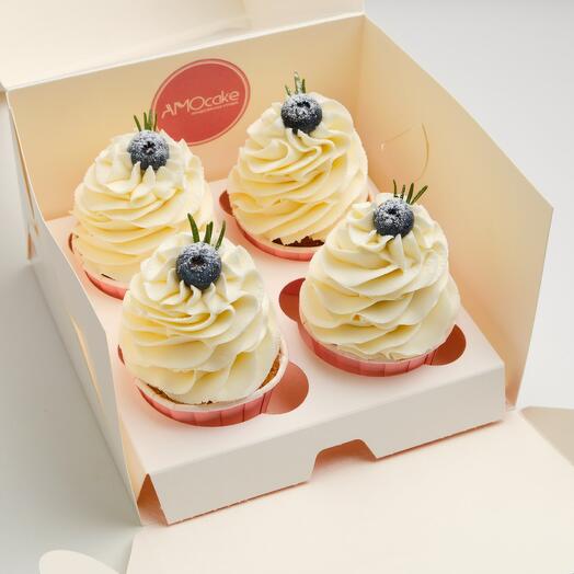 Cupcakes with strawberry filling