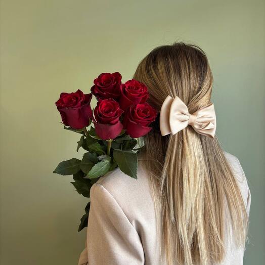 Ramo de 5 rosas rojas altas