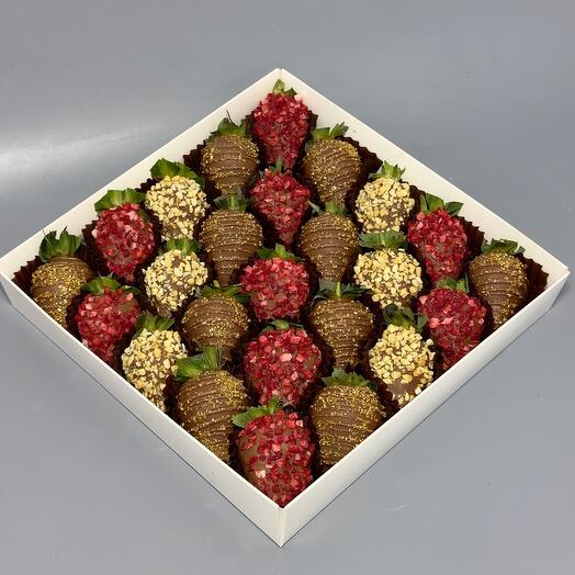 Клубника в шоколаде «BerryТерапия» (25-30 шт)