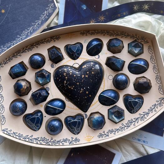 Space Love Box M