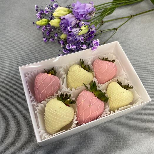 Нежный набор клубники в шоколаде