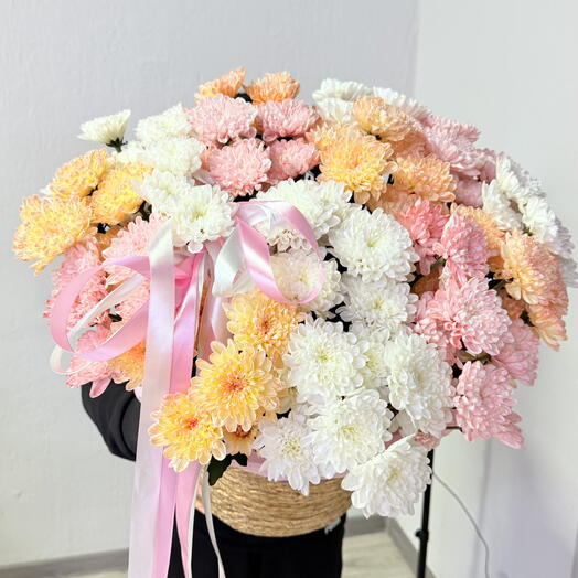 Облако хризантем в корзине