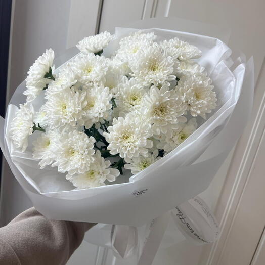 Букет белых хризантем