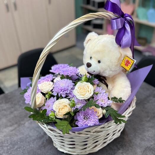 Корзина с цветами и игрушкой 💜