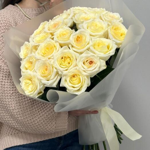 Пионовидные розы кендилайт 25