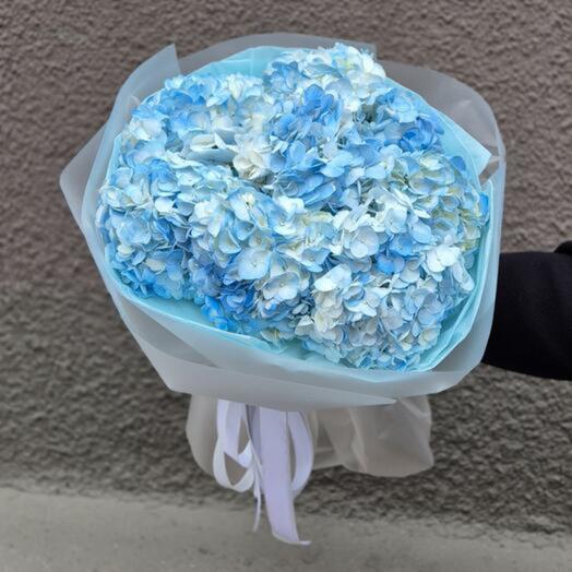 Голубой букет из гортензий