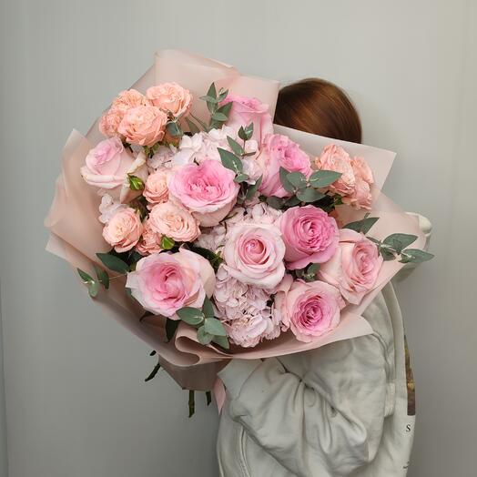 Любимой гортензии и розы