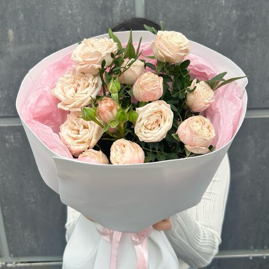 Букет с кустовыми розами Бомбастик