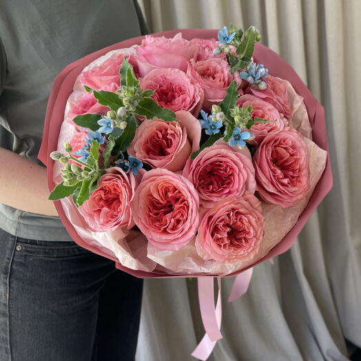 Розы с незабудками