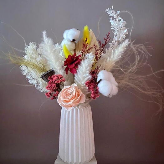 Ваза с сухоцветами