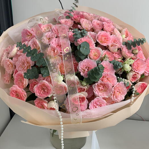 Букет из кустовых роз