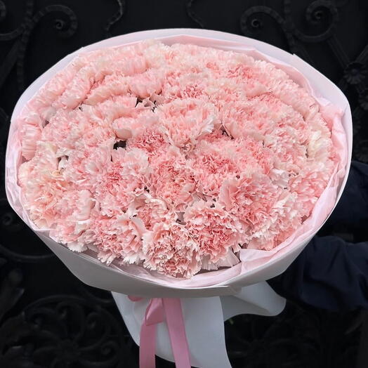 Букет из розовых диантусов